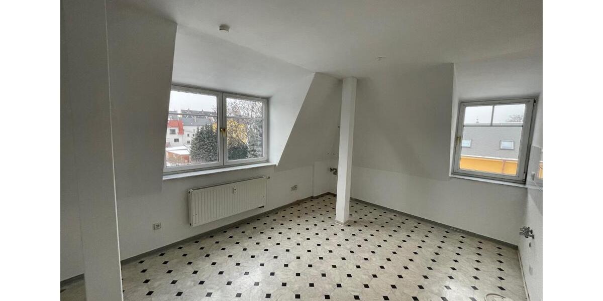 Dachgeschoßwohnung Limbach-Oberfrohna Oberfrohna - 2 Zimmer, 66 m&sup2;, 470&euro; | Angebot:24691492