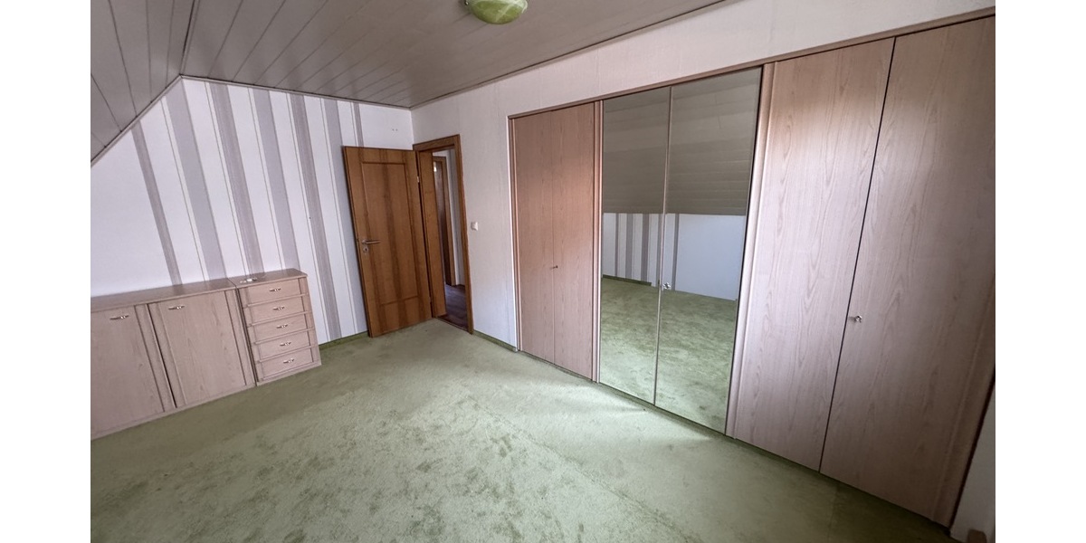 Großzügiges Einfamilienhaus mit Sauna, Sonnenterrasse und drei Garagen in Berga-Wünschendorf. - Einfamilienhaus Berga-Wünschendorf Wünschendorf | Angebot:27266296