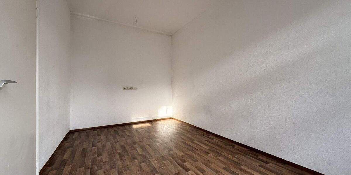 Etagenwohnung Zwickau Innenstadt - 5 Zimmer, 115 m&sup2;, 550&euro; | Angebot:25734804