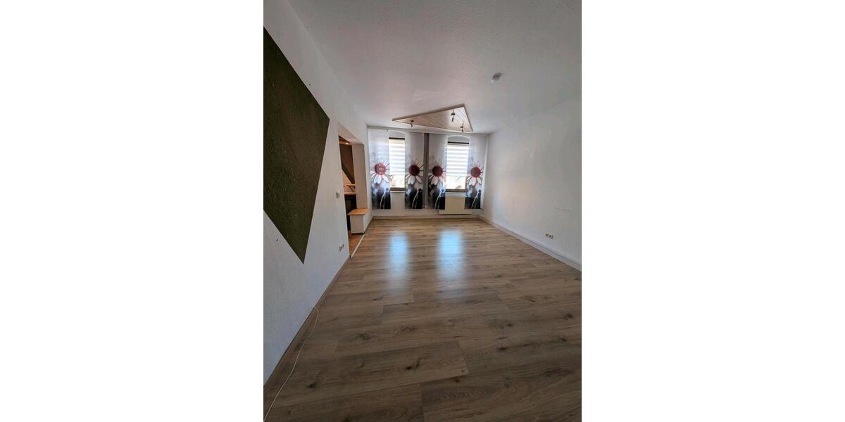 Erdgeschoßwohnung Zwickau Cainsdorf - 4 Zimmer, 134 m&sup2;, 670&euro; | Angebot:26339657