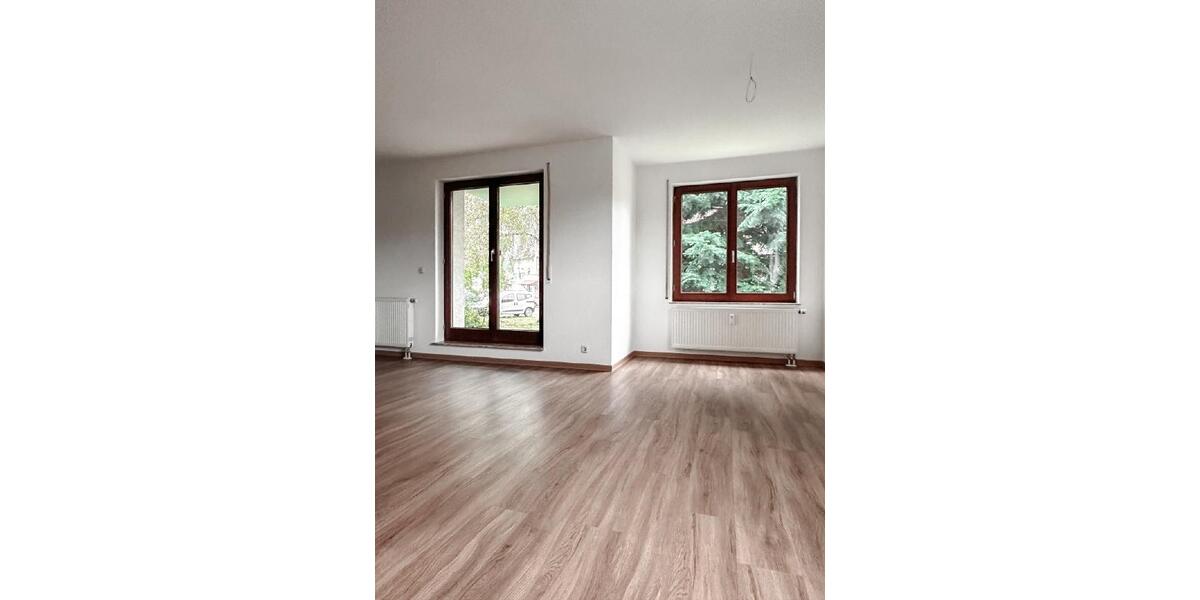 Erdgeschoßwohnung Glauchau - 2 Zimmer, 72 m&sup2;, 460&euro; | Angebot:23294027