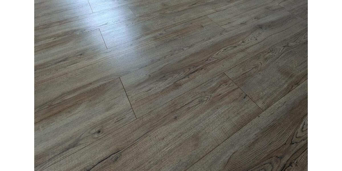 Dachgeschoßwohnung Zwickau - 4 Zimmer, 95 m&sup2;, 620&euro; | Angebot:25945678