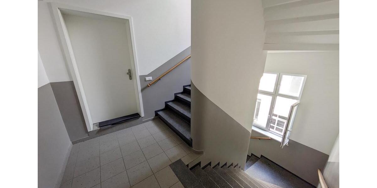 Etagenwohnung Zwickau - 2 Zimmer, 83 m&sup2;, 800&euro; | Angebot:26008215