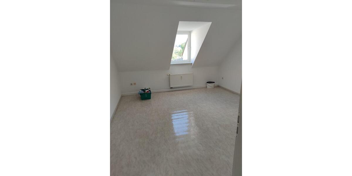 Dachgeschoßwohnung Schmölln - 2 Zimmer, 52 m&sup2;, 334&euro; | Angebot:25758191
