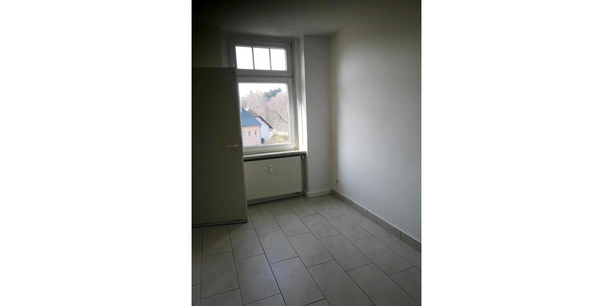 Etagenwohnung Lößnitz - 4 Zimmer, 90 m&sup2;, 750&euro; | Angebot:25790615