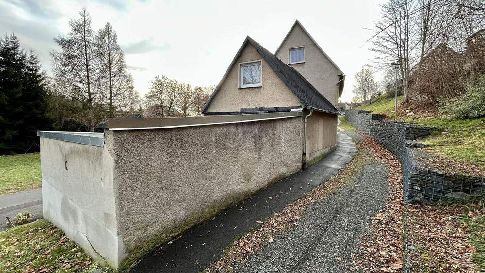 Einfamilienhaus Treuen - 7 Zimmer, 95 m&sup2;, 29.000&euro; | Angebot:25686179