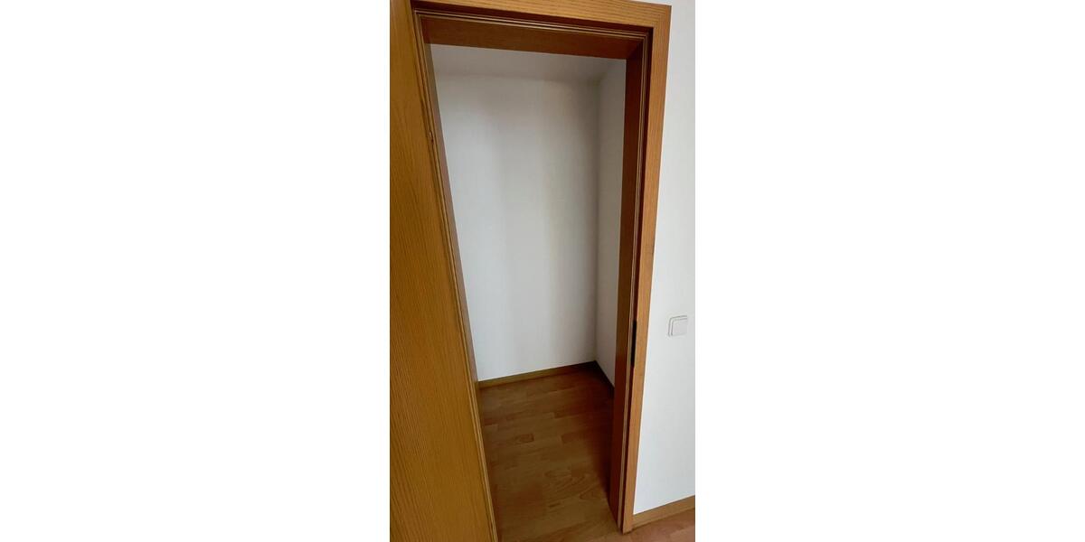 Etagenwohnung Werdau - 2 Zimmer, 60 m&sup2;, 400&euro; | Angebot:21650786