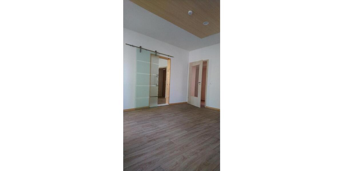 Hochparterre Meerane - 3 Zimmer, 71 m&sup2;, 454&euro; | Angebot:25542141