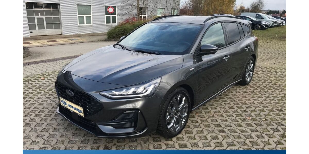 Ford Focus 16.043 km 29.590 &euro; Glauchau 08371