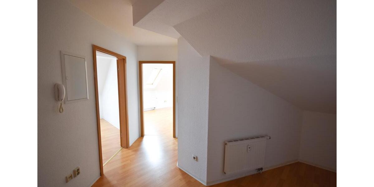 Dachgeschoßwohnung Zwickau Neuplanitz - 2 Zimmer, 70 m&sup2;, 395&euro; | Angebot:25223106