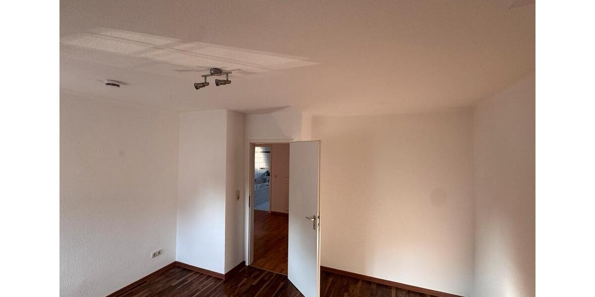 Dachgeschoßwohnung Meerane - 2 Zimmer, 65 m&sup2;, 359&euro; | Angebot:23628966