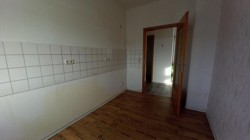 Etagenwohnung Crimmitschau - 3 Zimmer, 78 m&sup2;, 470&euro; | Angebot:25919809