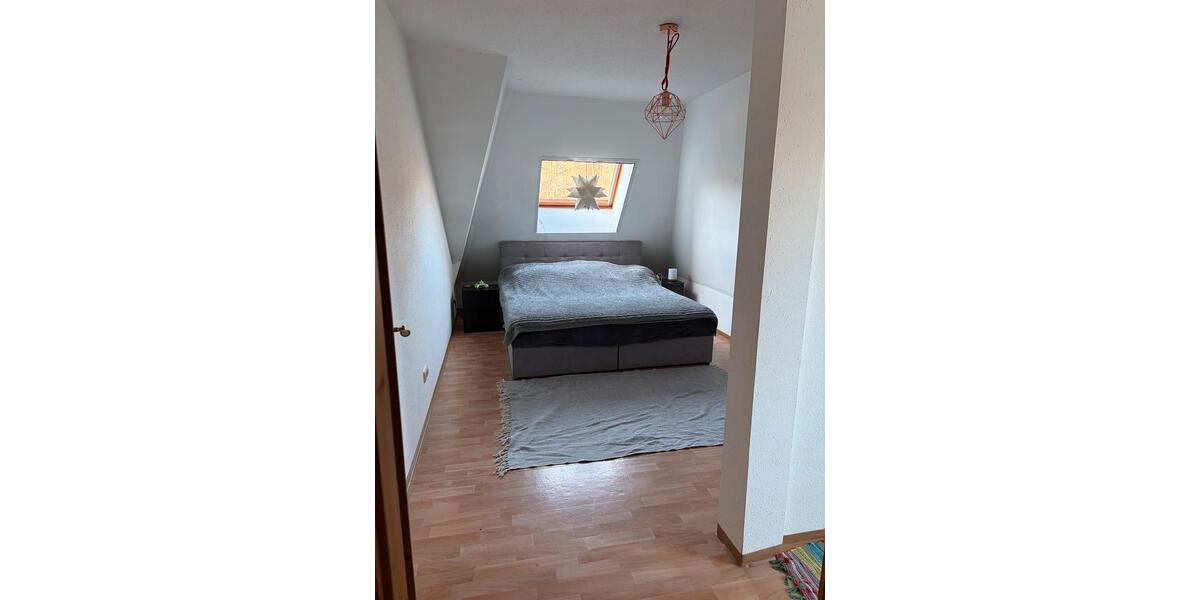 Dachgeschoßwohnung Aue-Bad Schlema Bad Schlema - 5 Zimmer, 150 m&sup2;, 1.200&euro; | Angebot:25601084