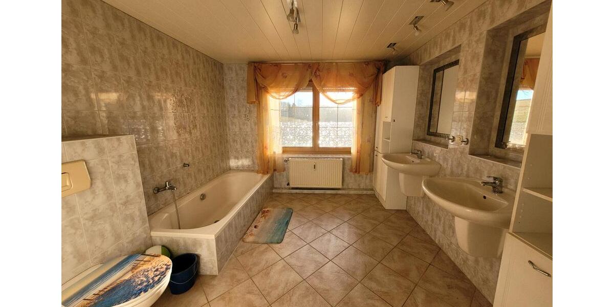 Bauernhaus, Landhaus Stollberg (Erzgebirge) - 8 Zimmer, 240 m&sup2;, 229.000&euro; | Angebot:25161268