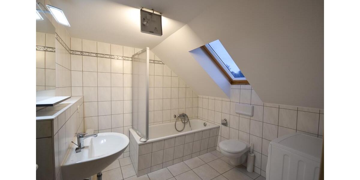 Dachgeschoßwohnung Reinsdorf - 2 Zimmer, 48 m&sup2;, 310&euro; | Angebot:25152645