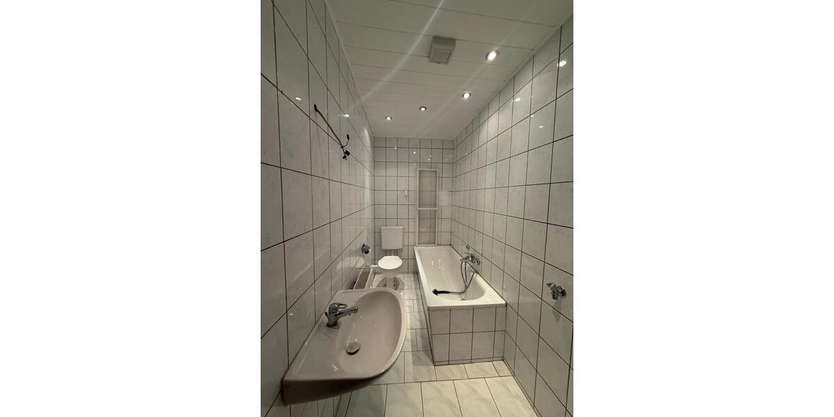 Dachgeschoßwohnung Glauchau - 2 Zimmer, 55 m&sup2;, 320&euro; | Angebot:26676970
