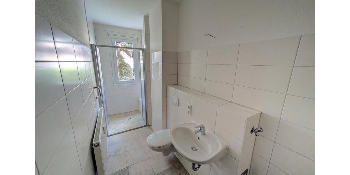 Erdgeschoßwohnung Limbach-Oberfrohna Oberfrohna - 2 Zimmer, 51 m&sup2;, 327&euro; | Angebot:26681035