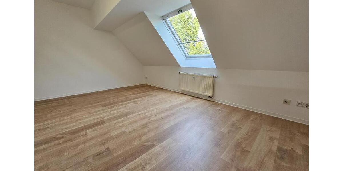 Dachgeschoßwohnung Zwickau Zwickau-Nord - 2 Zimmer, 52 m&sup2;, 338&euro; | Angebot:23524618