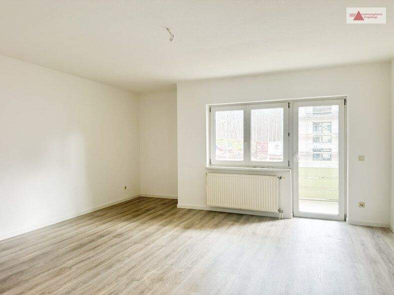 Etagenwohnung Zwickau Eckersbach - 3 Zimmer, 70 m&sup2;, 455&euro; | Angebot:25688346