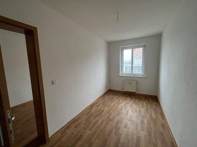 Etagenwohnung Zwickau Pölbitz - 4 Zimmer, 65 m&sup2;, 381&euro; | Angebot:25700613