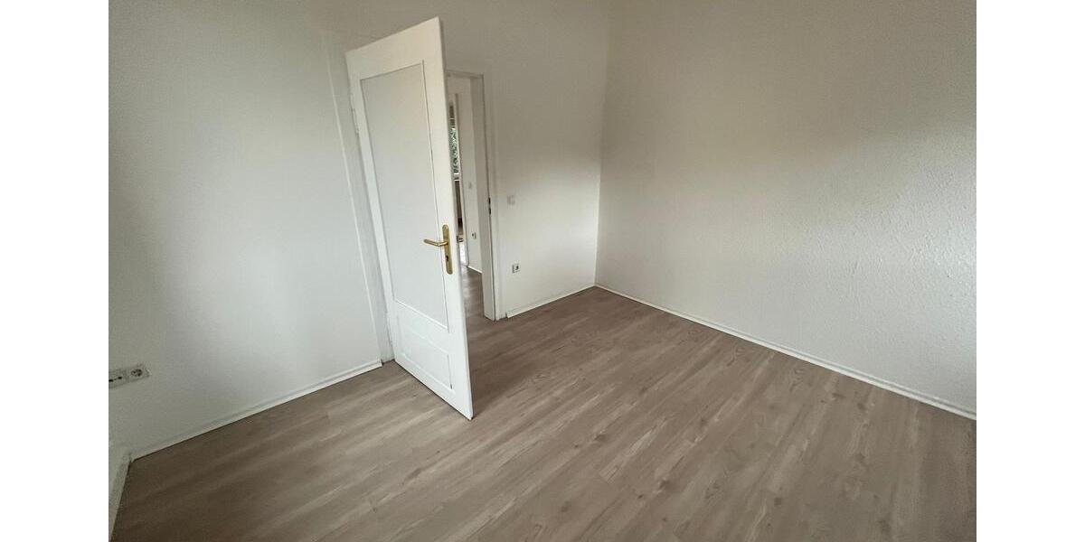 Dachgeschoßwohnung Gersdorf - 5 Zimmer, 130 m&sup2;, 900&euro; | Angebot:25717822