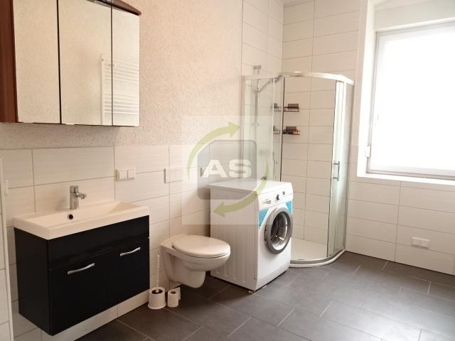 Erdgeschoßwohnung Zwickau - 3 Zimmer, 80 m&sup2;, 499&euro; | Angebot:25902787