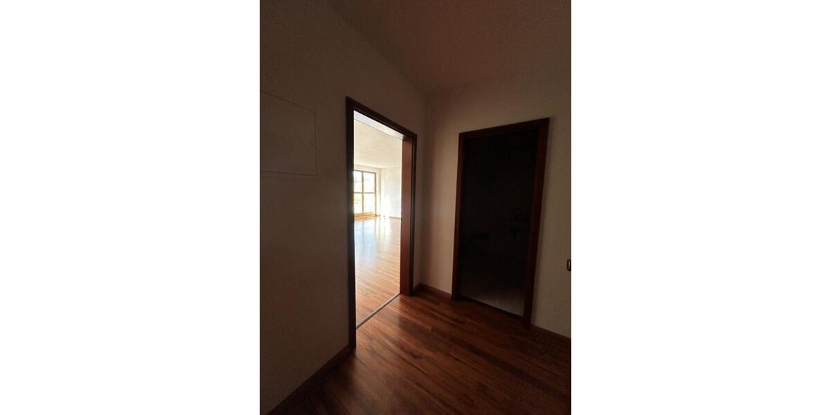 Etagenwohnung Zwickau - 1 Zimmer, 42 m&sup2;, 250&euro; | Angebot:25126790