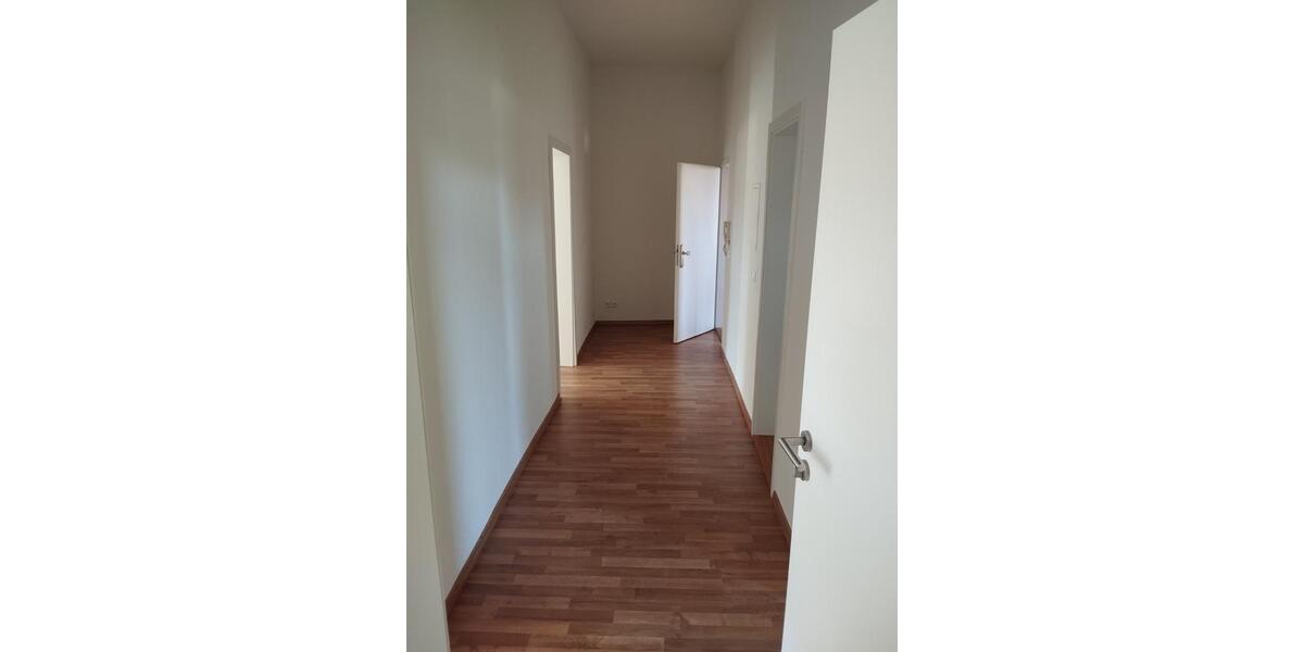 Etagenwohnung Glauchau - 3 Zimmer, 84 m&sup2;, 495&euro; | Angebot:25631643