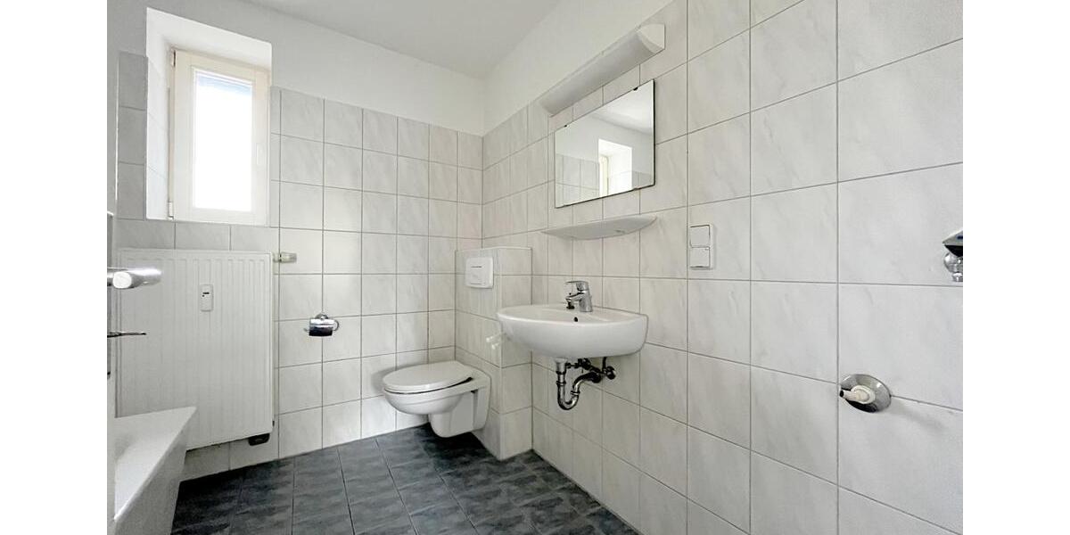 Etagenwohnung Glauchau - 2 Zimmer, 57 m&sup2;, 370&euro; | Angebot:26001474