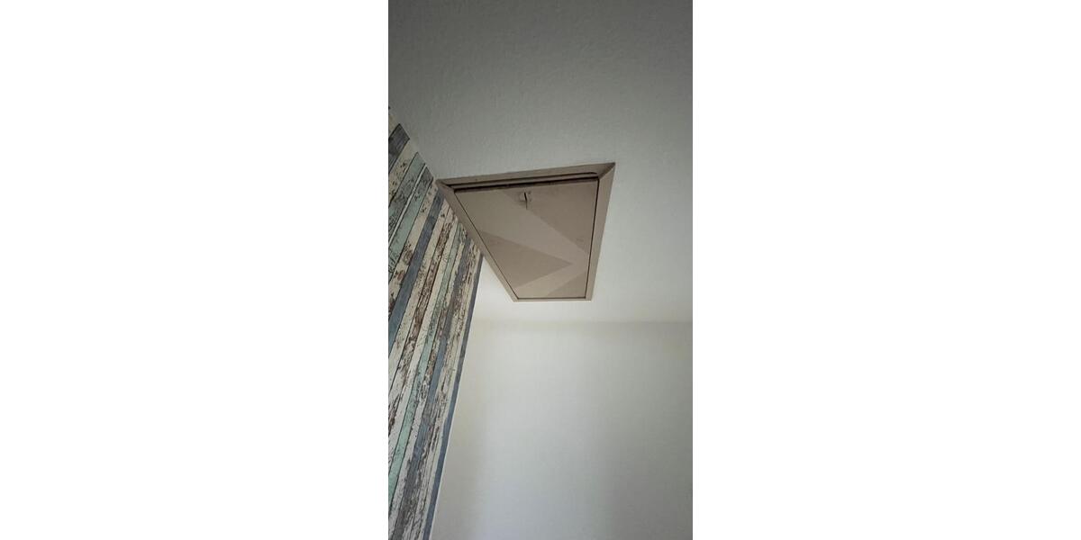 Dachgeschoßwohnung Werdau - 4 Zimmer, 80 m&sup2;, 500&euro; | Angebot:23808651