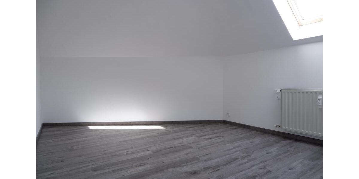 Dachgeschoßwohnung Wilkau-Haßlau Haßlau - 4 Zimmer, 105 m&sup2;, 830&euro; | Angebot:25879866