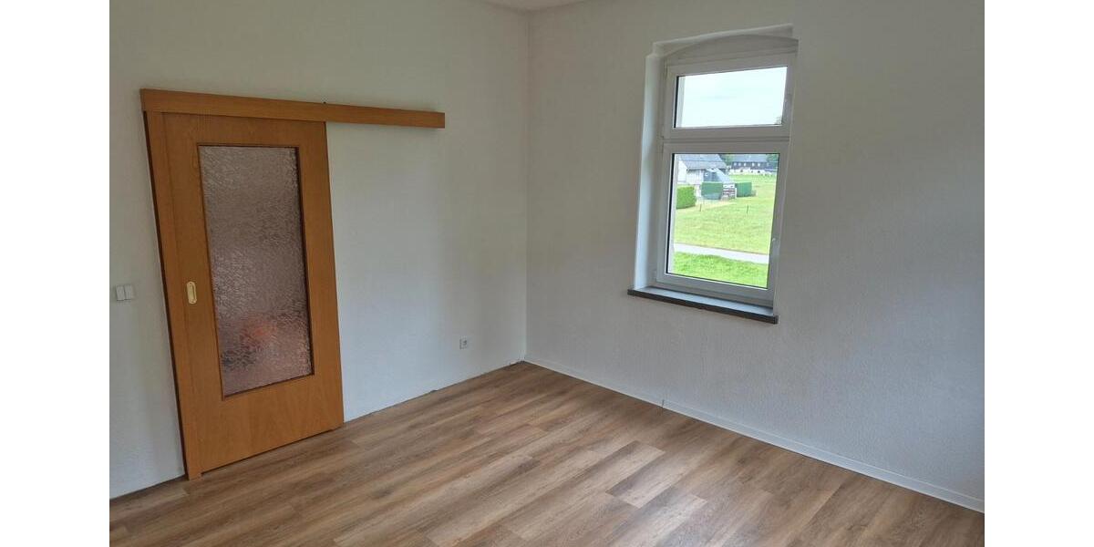 Etagenwohnung Niederwürschnitz - 2.5 Zimmer, 67 m&sup2;, 350&euro; | Angebot:26678730