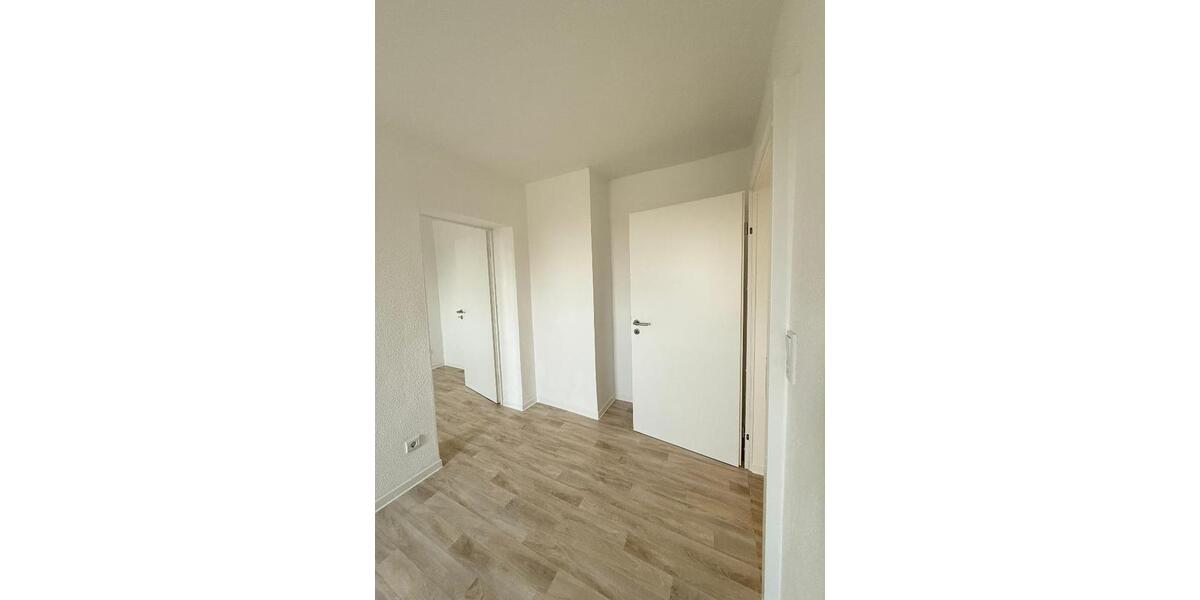 Etagenwohnung Mülsen - 4 Zimmer, 64 m&sup2;, 405&euro; | Angebot:22551798