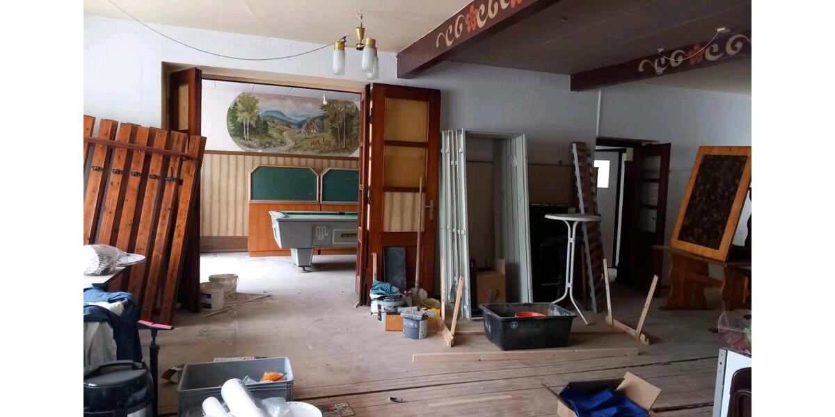 Etagenwohnung Auerbach - 4 Zimmer, 150 m&sup2;, 300&euro; | Angebot:25633440