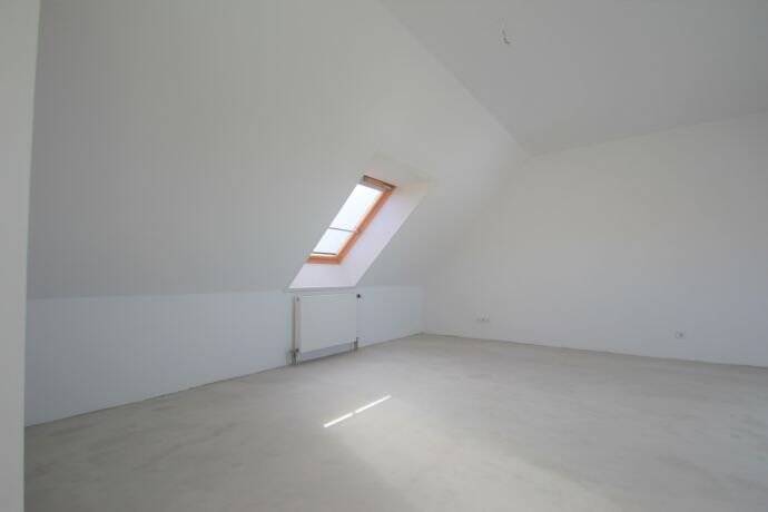 Etagenwohnung Hohenstein-Ernstthal Ernstthal - 2 Zimmer, 77 m&sup2;, 360&euro; | Angebot:25687517