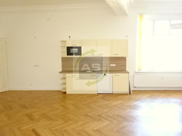 Etagenwohnung Zwickau - 3 Zimmer, 151 m&sup2;, 1.150&euro; | Angebot:22591272