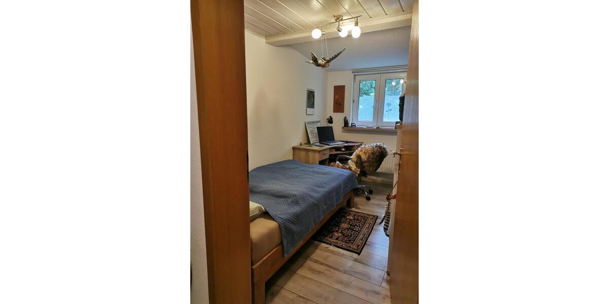 Dachgeschoßwohnung Reichenbach im Vogtland - 3 Zimmer, 70 m&sup2;, 400&euro; | Angebot:24625537