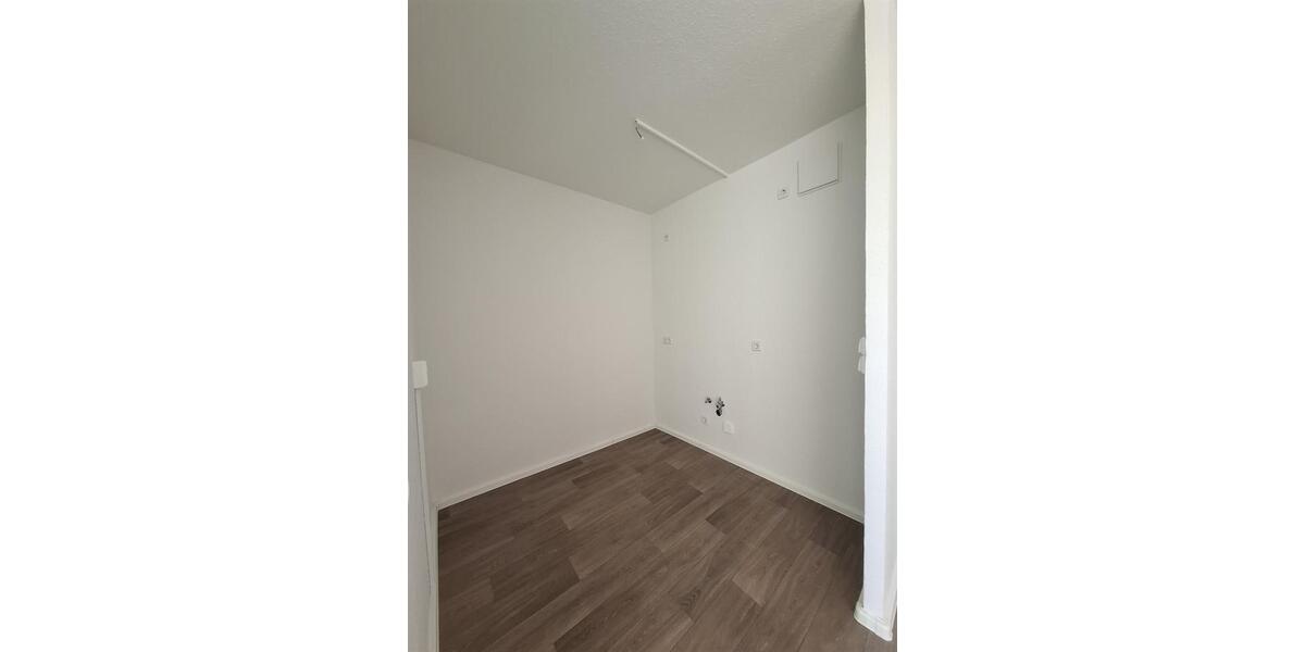 Etagenwohnung Glauchau - 4 Zimmer, 67 m&sup2;, 470&euro; | Angebot:25606760