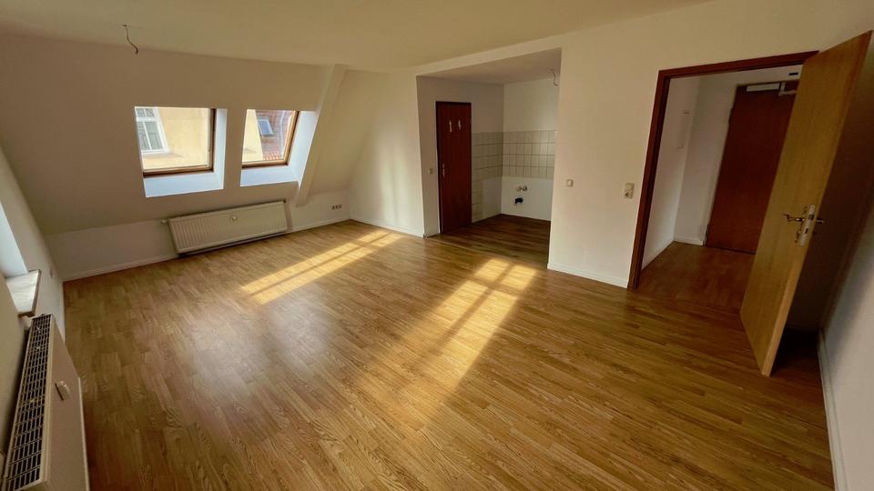 Etagenwohnung Werdau - 2 Zimmer, 51 m&sup2;, 260&euro; | Angebot:23183632