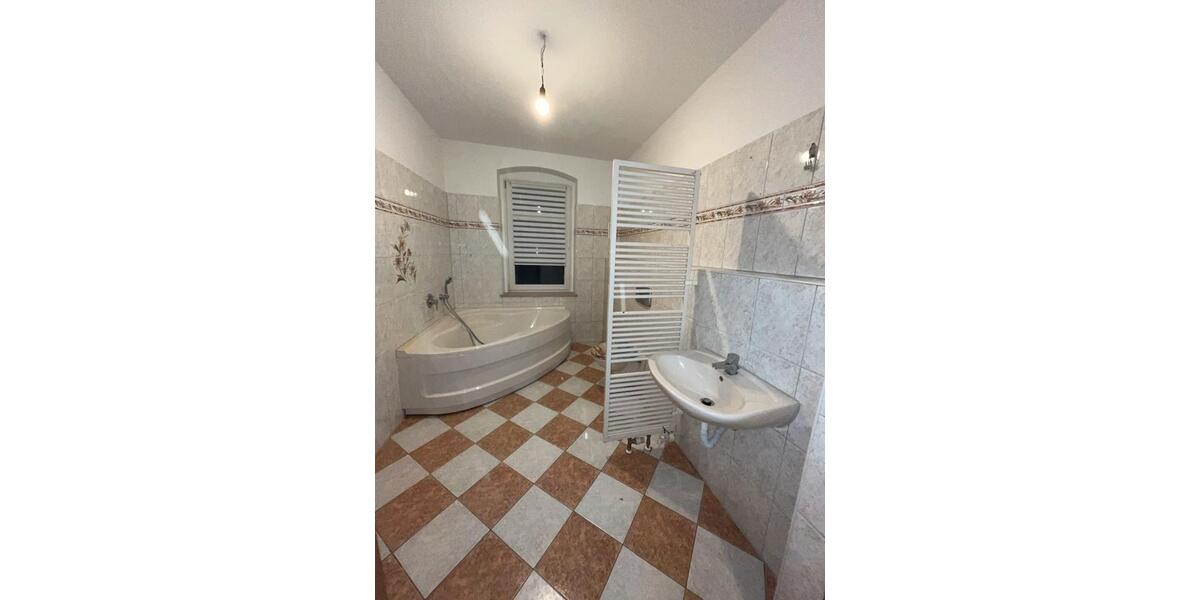 Etagenwohnung Greiz - 3 Zimmer, 75 m&sup2;, 415&euro; | Angebot:25333291