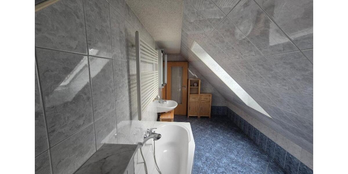 Einfamilienhaus Hirschfeld - 8 Zimmer, 180 m&sup2;, 149.000&euro; | Angebot:25843551