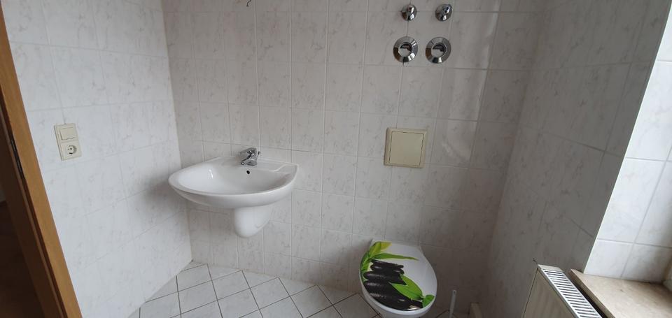 Etagenwohnung Ellefeld - 3 Zimmer, 80 m&sup2;, 375&euro; | Angebot:24980591