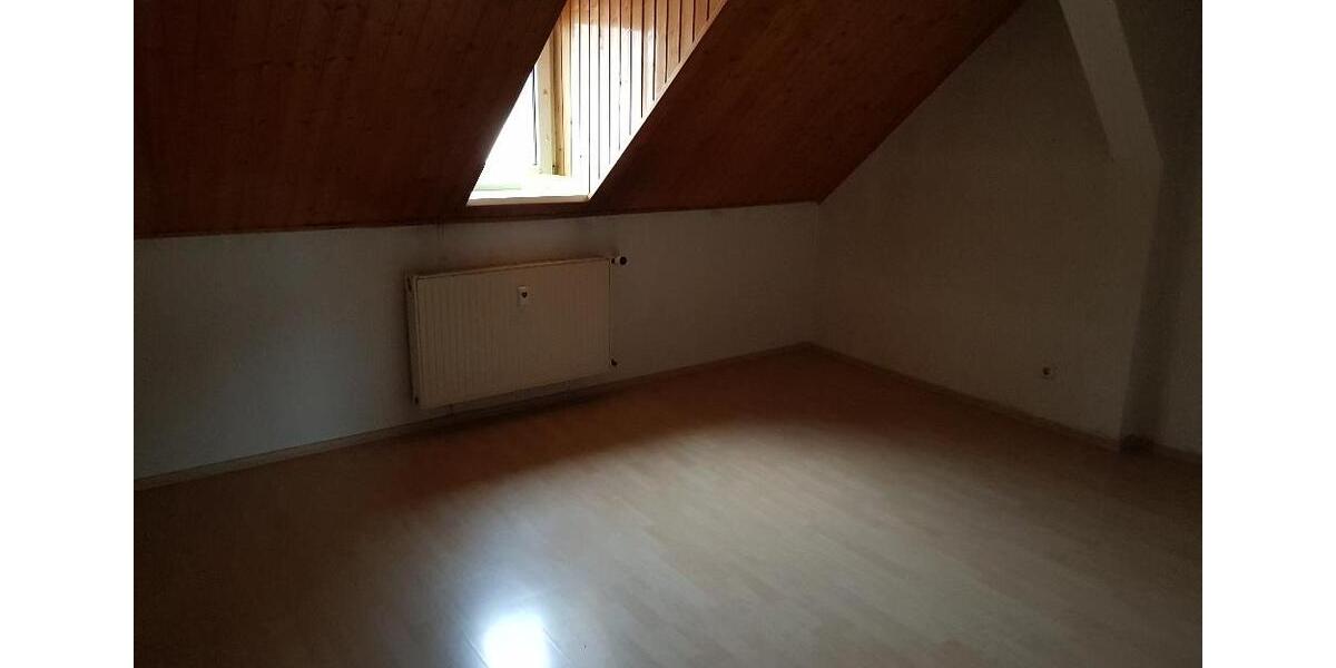 Dachgeschoßwohnung Lichtenstein (Sachsen) - 1 Zimmer, 32 m&sup2;, 163&euro; | Angebot:20444554