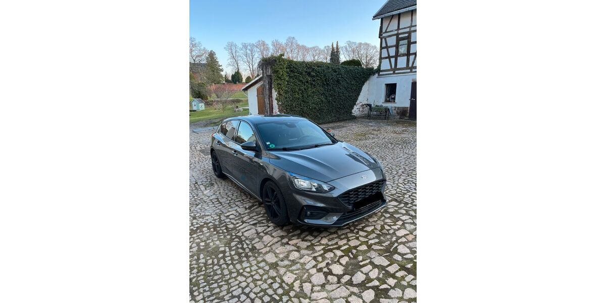 Ford Focus 80.000 km 14.000 &euro; Wilkau-Haßlau 08112
