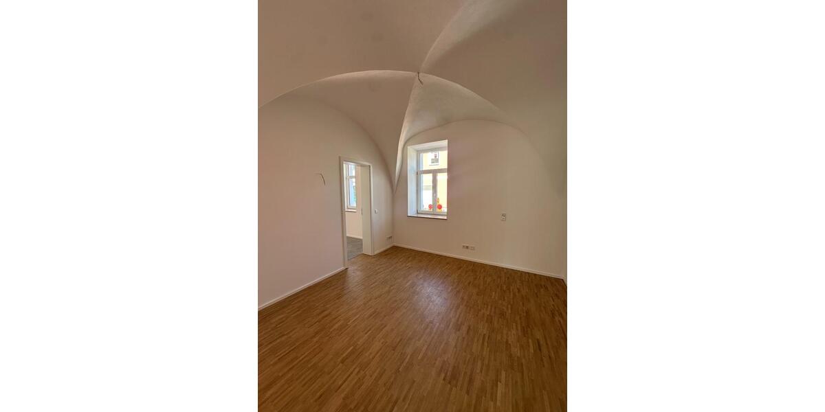 Terrassenwohnung Glauchau - 4.5 Zimmer, 130 m&sup2;, 1.465&euro; | Angebot:20442292