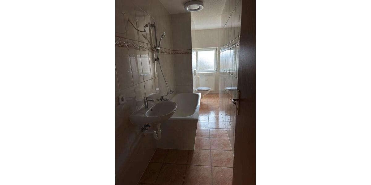 Hochparterre Greiz - 3 Zimmer, 66 m&sup2;, 380&euro; | Angebot:25923859