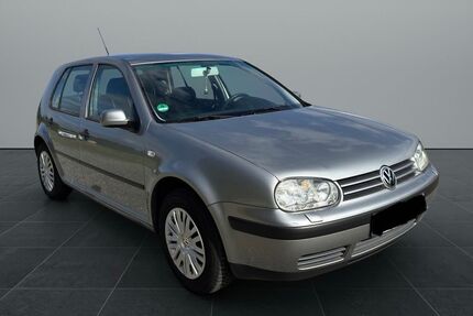VW Golf 185.200 km 2.650 &euro; Zwickau 08056