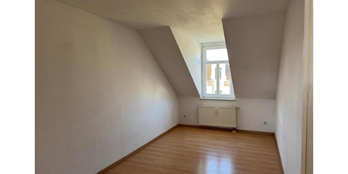 Dachgeschoßwohnung Zwickau Zwickau-Nord - 3 Zimmer, 60 m&sup2;, 370&euro; | Angebot:25377471
