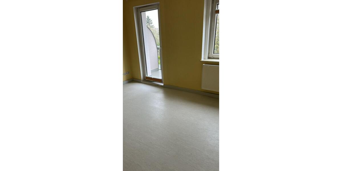 Etagenwohnung Glauchau - 3 Zimmer, 60 m&sup2;, 355&euro; | Angebot:26368561
