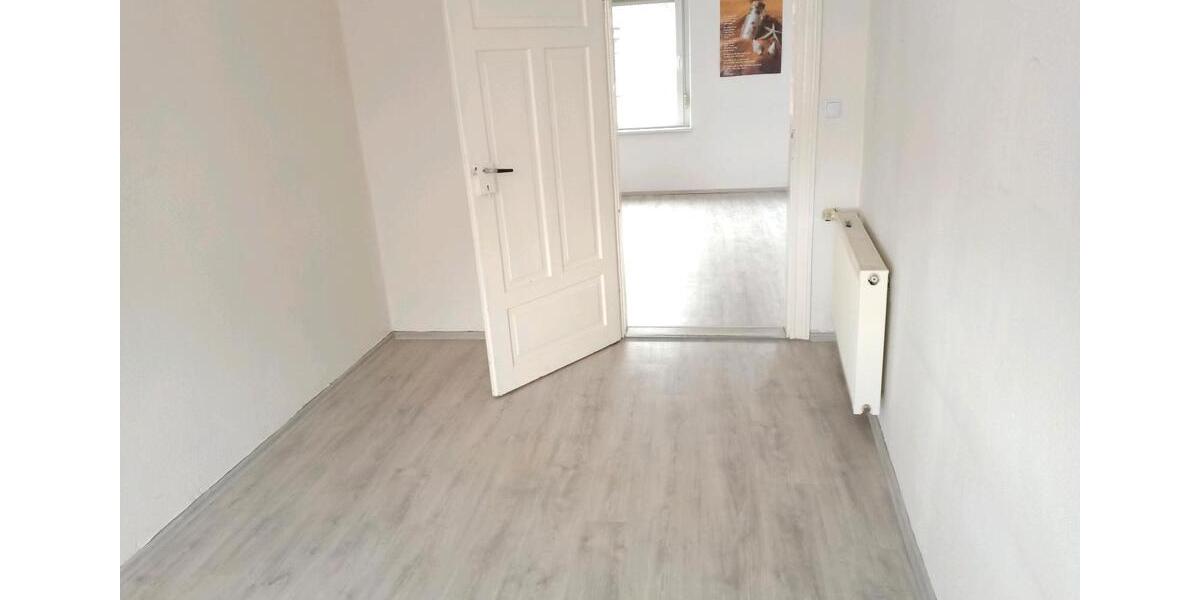 Etagenwohnung Zwickau Neuplanitz - 5 Zimmer, 100 m&sup2;, 650&euro; | Angebot:26293191